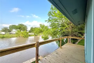 109 River Rd, Tivoli, TX 77990 - Photo 5