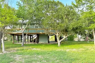 109 River Rd, Tivoli, TX 77990 - Photo 37