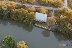 109 River Rd, Tivoli, TX 77990 - Photo 39