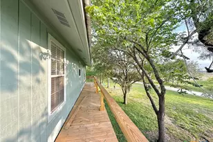 109 River Rd, Tivoli, TX 77990 - Photo 9