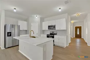 800 Bahia Pl, Seguin, TX 78155 - Photo 11