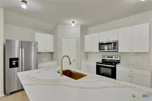 800 Bahia Pl, Seguin, TX 78155 - Photo 13