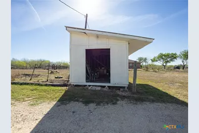 2412 Williamson Road, Lockhart, TX 78644 - Photo 9