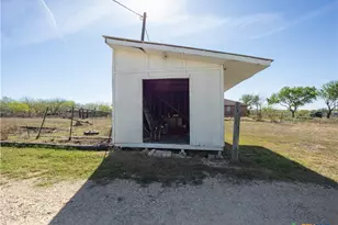 2412 Williamson Rd, Lockhart, TX 78644 - Photo 9