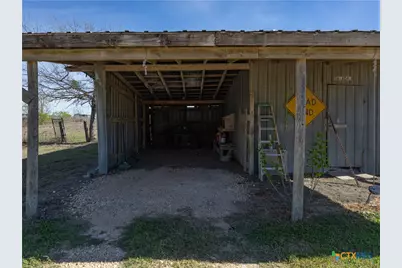 2412 Williamson Road, Lockhart, TX 78644 - Photo 15