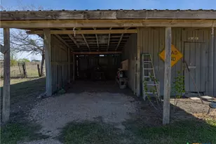 2412 Williamson Rd, Lockhart, TX 78644 - Photo 15