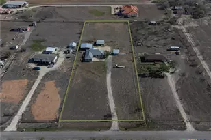 2412 Williamson Rd, Lockhart, TX 78644 - Photo 1