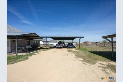 2412 Williamson Road, Lockhart, TX 78644 - Photo 17