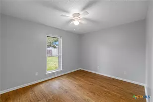 308 Trentwood Cir, Victoria, TX 77901 - Photo 11