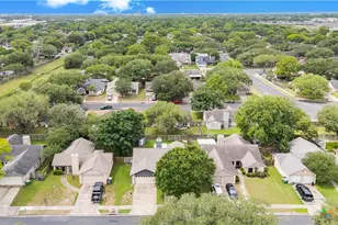308 Trentwood Cir, Victoria, TX 77901 - Photo 27