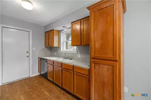 308 Trentwood Cir, Victoria, TX 77901 - Photo 9