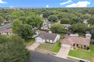 308 Trentwood Cir, Victoria, TX 77901 - Photo 3
