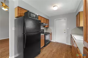 308 Trentwood Cir, Victoria, TX 77901 - Photo 7