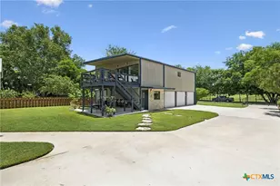 1435 E Zipp Rd, New Braunfels, TX 78130 - Photo 13