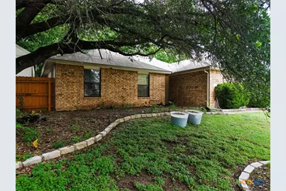 302 W Anderson Avenue, Copperas Cove, TX 76522 - Photo 1