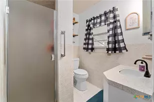 908 S Laurel Ave, Luling, TX 78648 - Photo 19