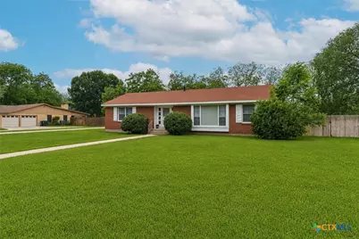 908 S Laurel Avenue, Luling, TX 78648 - Photo 1