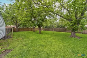908 S Laurel Ave, Luling, TX 78648 - Photo 35