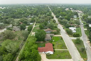 908 S Laurel Ave, Luling, TX 78648 - Photo 25