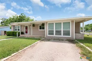 28 Steele St, Lampasas, TX 76550 - Photo 3