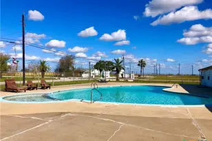 1838 W Bayshore Dr, Palacios, TX 77465 - Photo 31