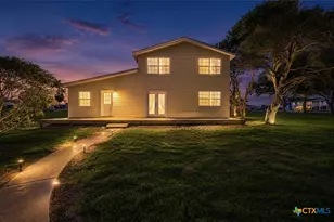 1838 W Bayshore Dr, Palacios, TX 77465 - Photo 3