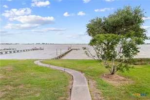 1838 W Bayshore Dr, Palacios, TX 77465 - Photo 25