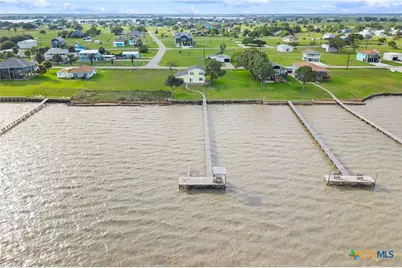 1838 W Bayshore Drive, Palacios, TX 77465 - Photo 27