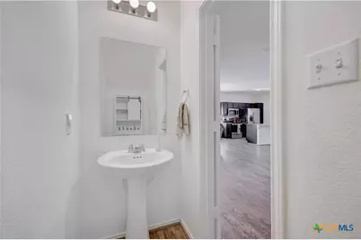 808 Circle Way #26H, Jarrell, TX 76537 - Photo 15