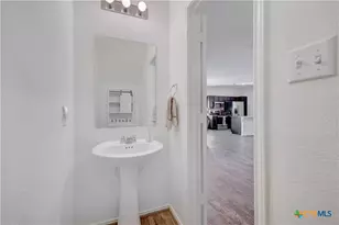 808 Circle Wy, Jarrell, TX 76537 - Photo 15