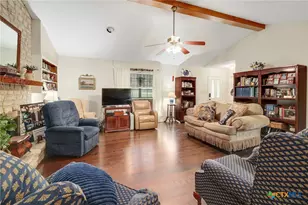 150 Oak Creek Cir, Luling, TX 78648 - Photo 5