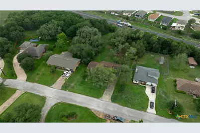 150 Oak Creek Circle, Luling, TX 78648 - Photo 31