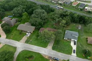 150 Oak Creek Cir, Luling, TX 78648 - Photo 31