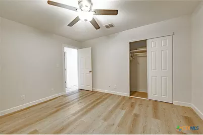 421 W Runk Street, Shiner, TX 77984 - Photo 9