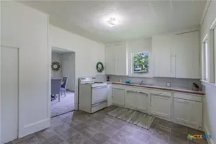 1303 S 15th St, Temple, TX 76504 - Photo 5
