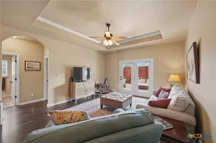 225 Greenway Dr, Seguin, TX 78155 - Photo 9