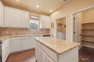 225 Greenway Dr, Seguin, TX 78155 - Photo 17