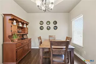225 Greenway Dr, Seguin, TX 78155 - Photo 11
