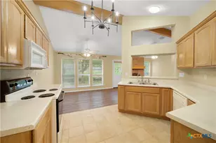 703 Indiana St, San Marcos, TX 78666 - Photo 13
