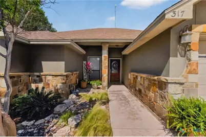 317 Yorktown, Pleasanton, TX 78064 - Photo 7