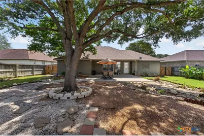 317 Yorktown, Pleasanton, TX 78064 - Photo 43