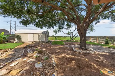 317 Yorktown, Pleasanton, TX 78064 - Photo 39