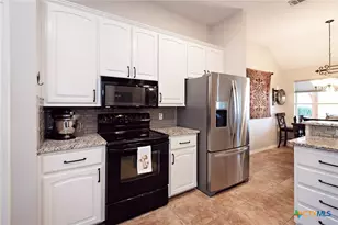 10911 Bridgeport Dr, Temple, TX 76502 - Photo 9
