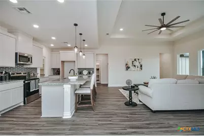 321 Whitetail Lane, Victoria, TX 77905 - Photo 5