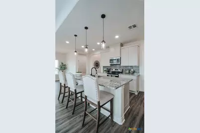 321 Whitetail Lane, Victoria, TX 77905 - Photo 11