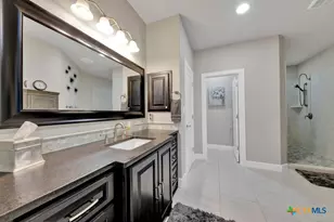 949 N Academy Ave, New Braunfels, TX 78130 - Photo 19