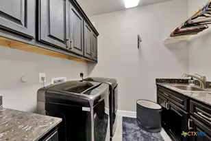 949 N Academy Ave, New Braunfels, TX 78130 - Photo 13