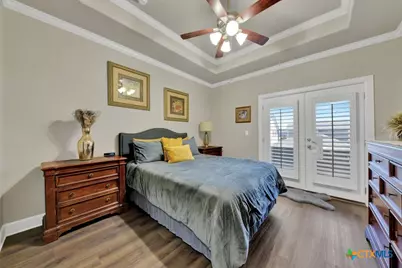 949 N Academy Avenue, New Braunfels, TX 78130 - Photo 23