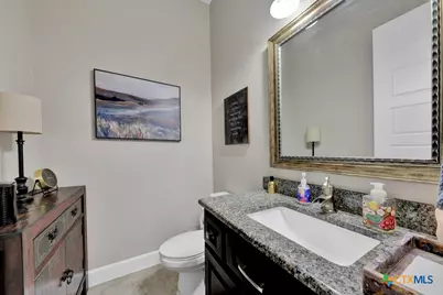 949 N Academy Avenue, New Braunfels, TX 78130 - Photo 11