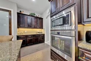 949 N Academy Ave, New Braunfels, TX 78130 - Photo 9